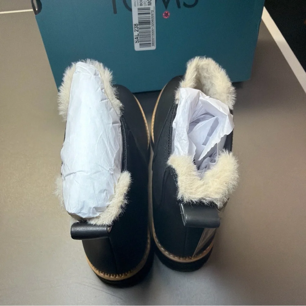 NWT Toms Dakota Chelsea Black‎ Leather Water Resistant Chunky Ankle Boots US 8